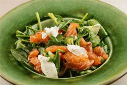 Салат з лососем